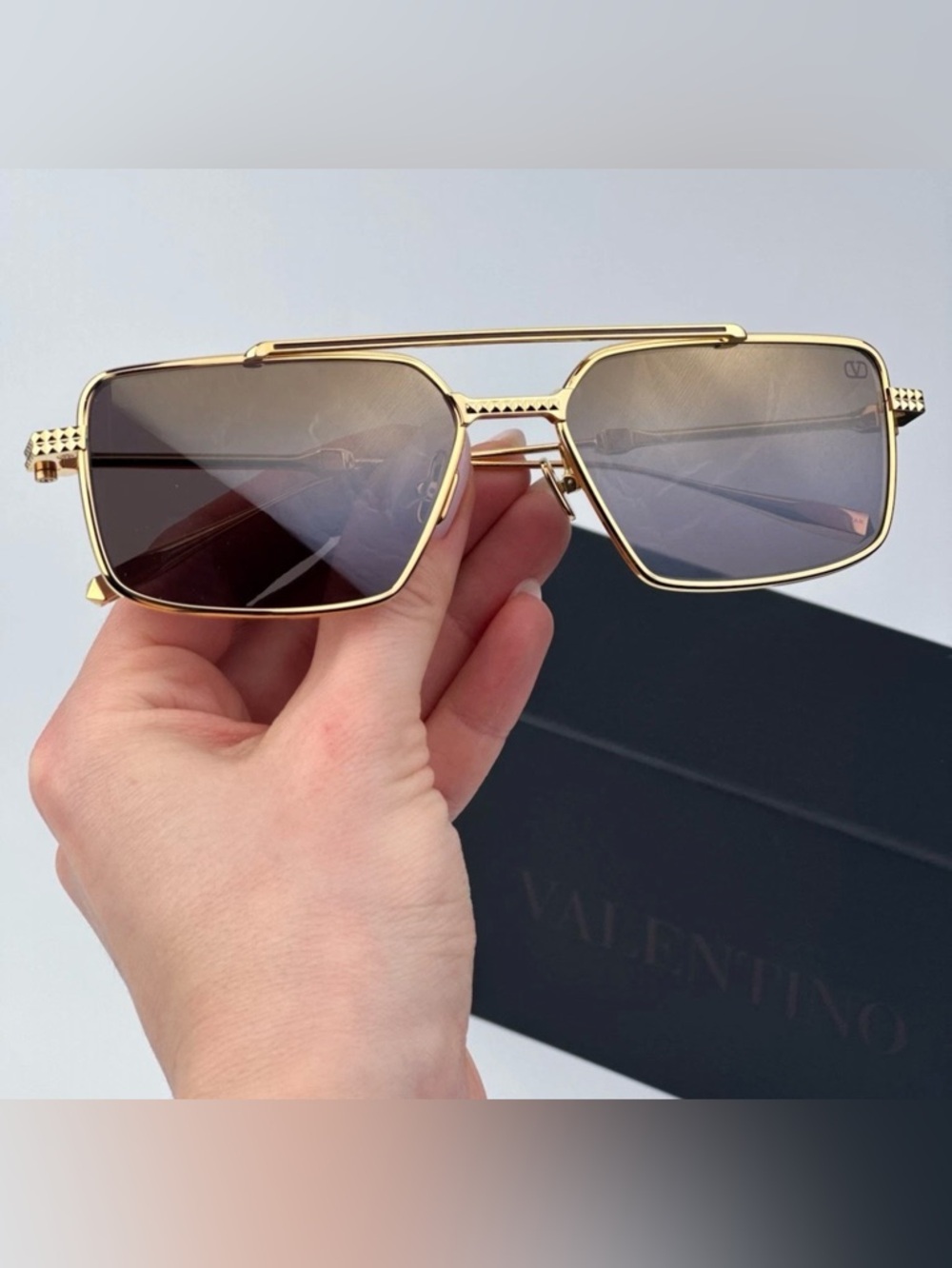 VALENTINO Sunglasses 😎 - Picture 3 of 6